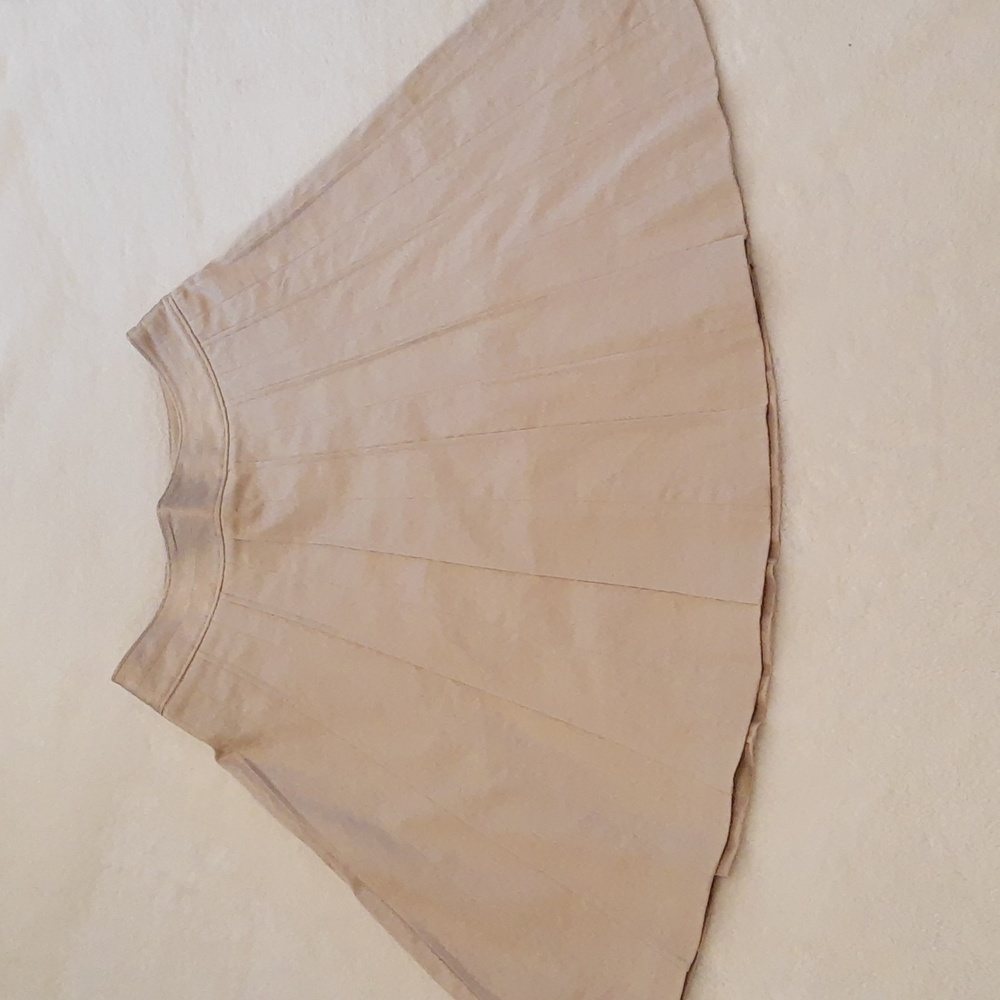 NWT White House Black Market Skirt